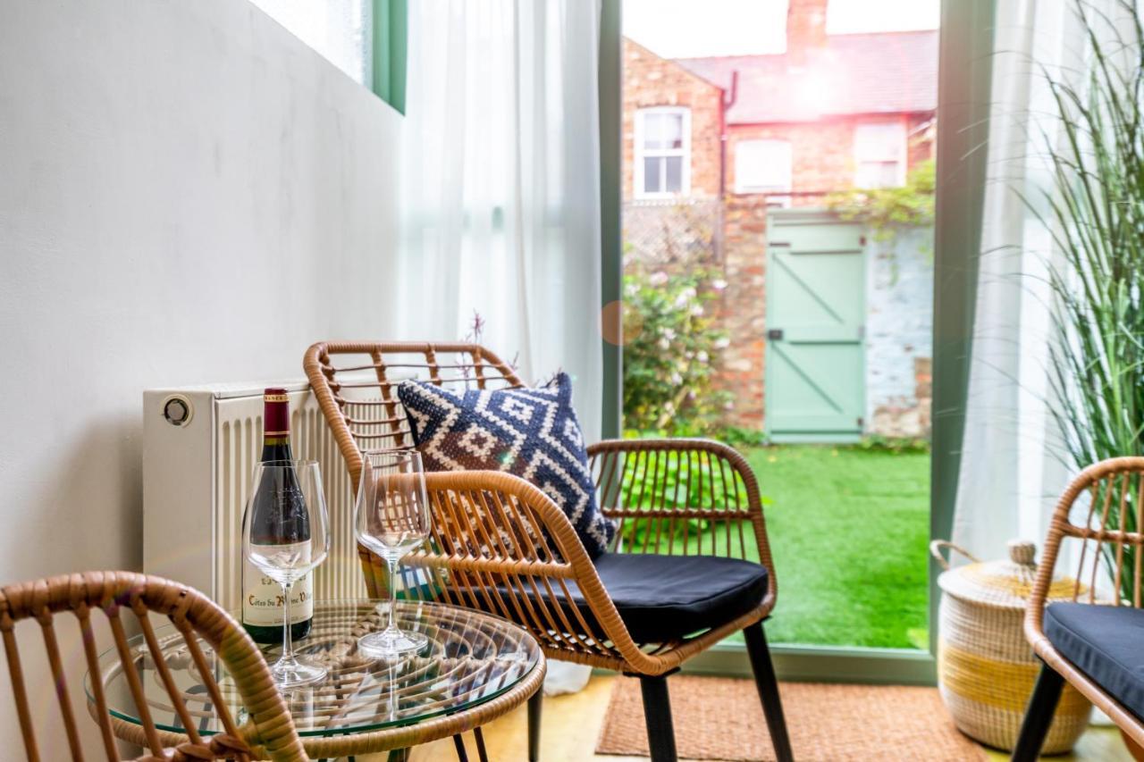Farndale Den Villa York Bagian luar foto